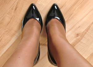 18 year old girl Emily Bender loses her virginity during sex on a leather sofa